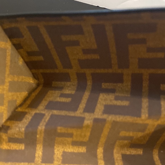 Fendi triangle twist black eyeglass / sunglasses hard shell case - Picture 5 of 9